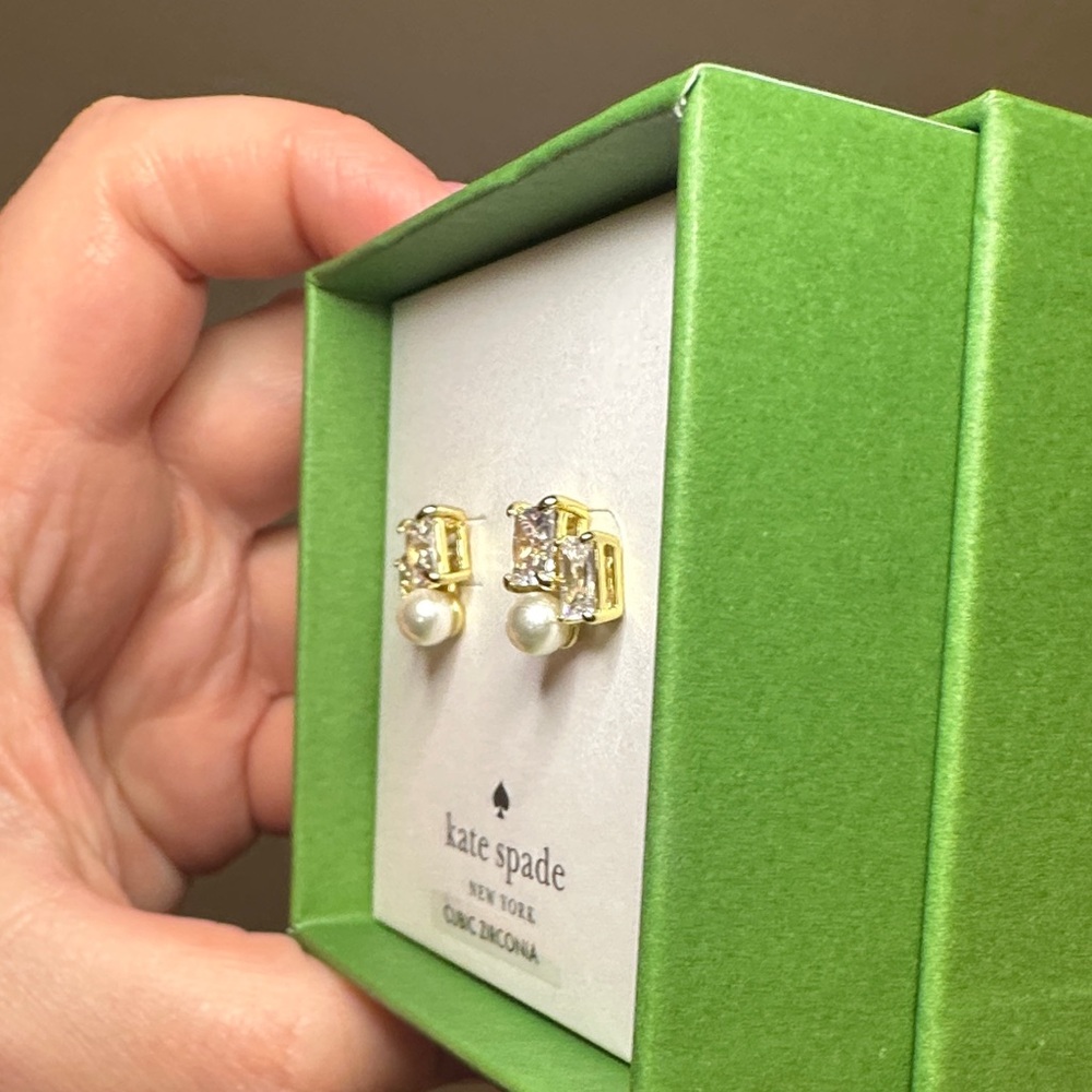 NWT - Kate Spade Victoria Cluster Stud Earrings - Picture 7 of 10